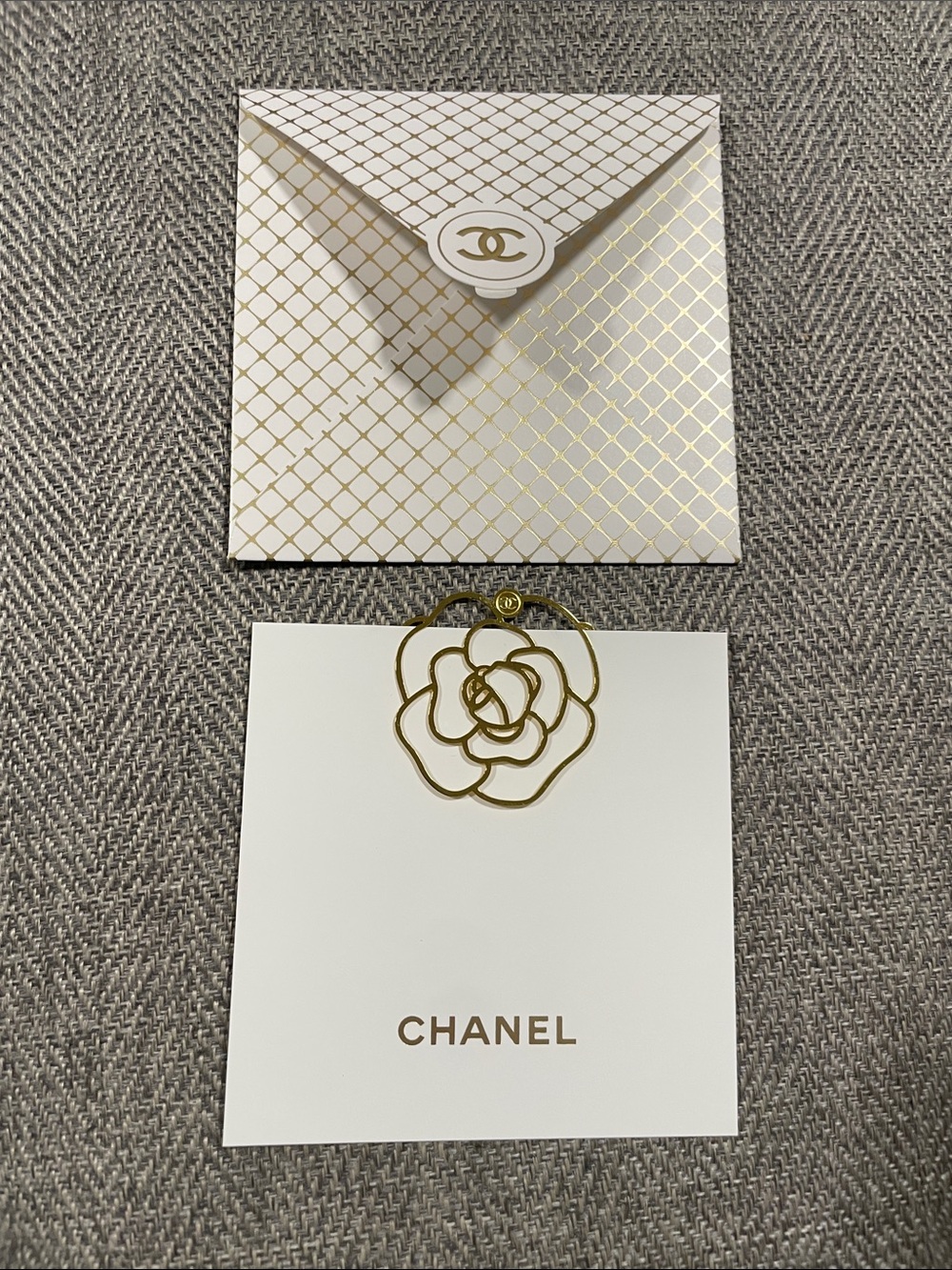 CHANEL Gold Camellia Bookmark - Gold-tone Floral
